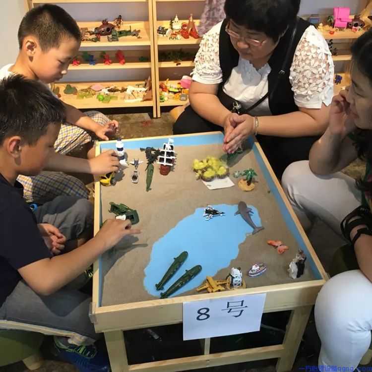儿童心理咨询中沙盘的作用:助力孩子表达内心世界(1) b_4260290202012071629477645.jpg